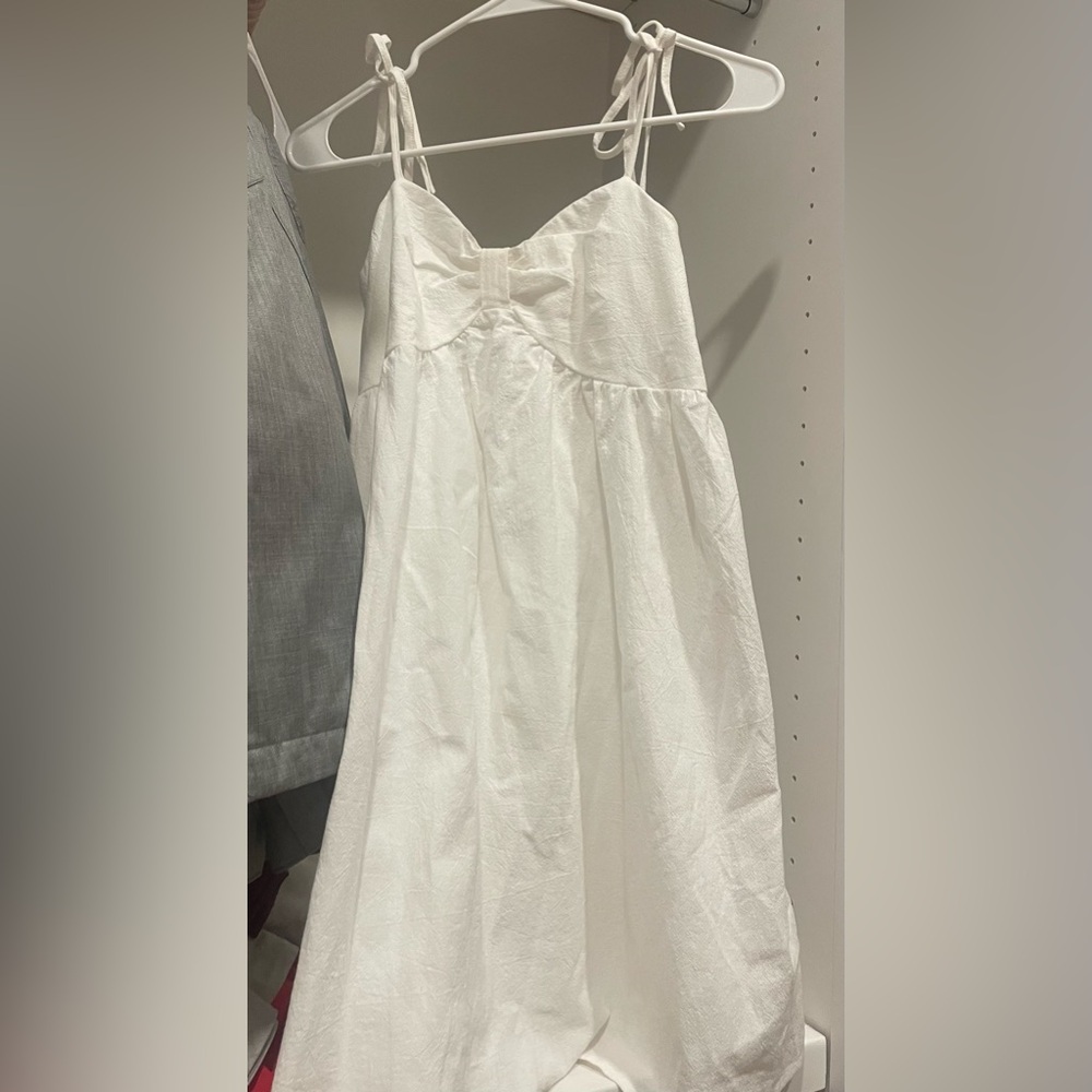 very cute white bow dress